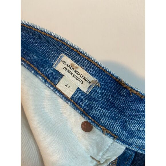 Relaxed Mid-Length Denim Shorts in Steenwick Wash: Ripped Edition - Picture 5 of 5